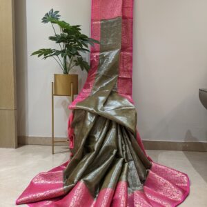 Beautiful Pink and Dark Green Jacquard Pattu Sarees