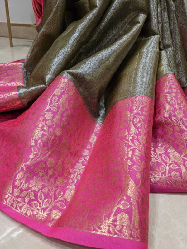 Beautiful Pink and Dark Green Jacquard Pattu Sarees